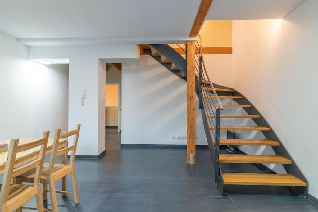 Maisonette-Wohnung Mit 5 Schlafzimmern Woerrstadt Bagian luar foto