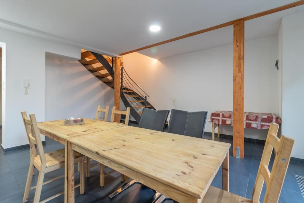 Maisonette-Wohnung Mit 5 Schlafzimmern Woerrstadt Bagian luar foto