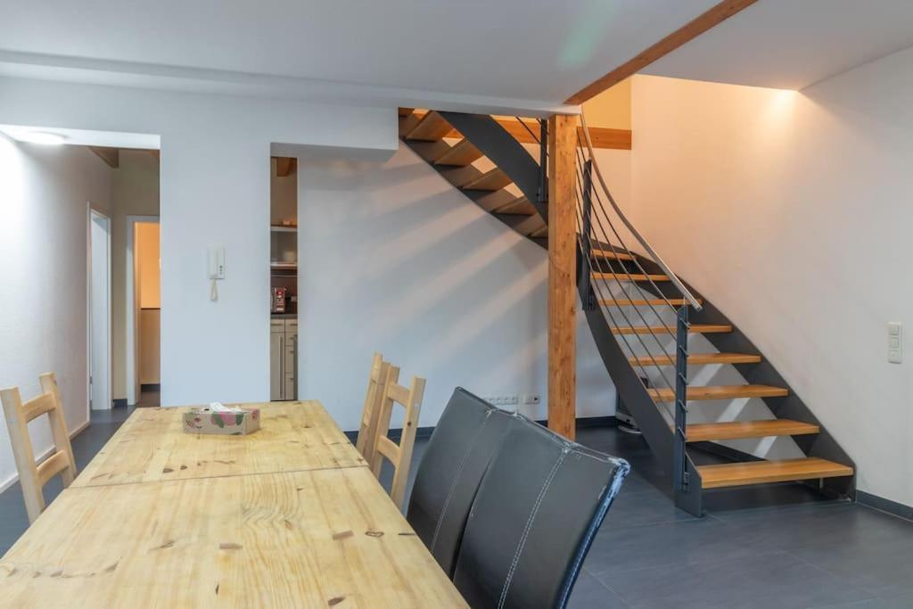 Maisonette-Wohnung Mit 5 Schlafzimmern Woerrstadt Bagian luar foto