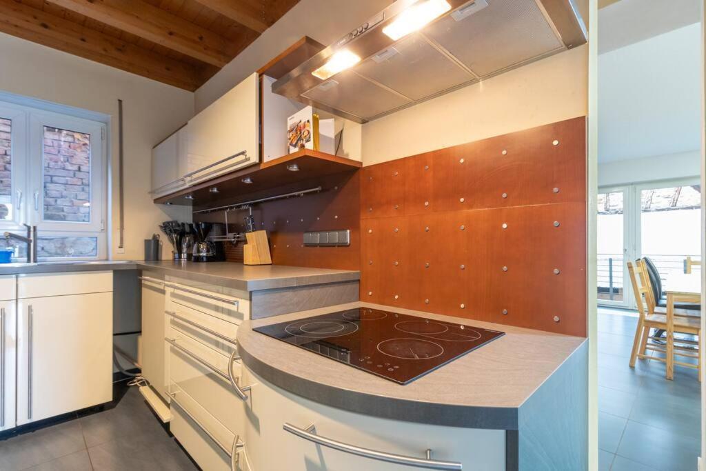 Maisonette-Wohnung Mit 5 Schlafzimmern Woerrstadt Bagian luar foto
